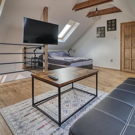 Zenloft Apartman Eger Exterior photo